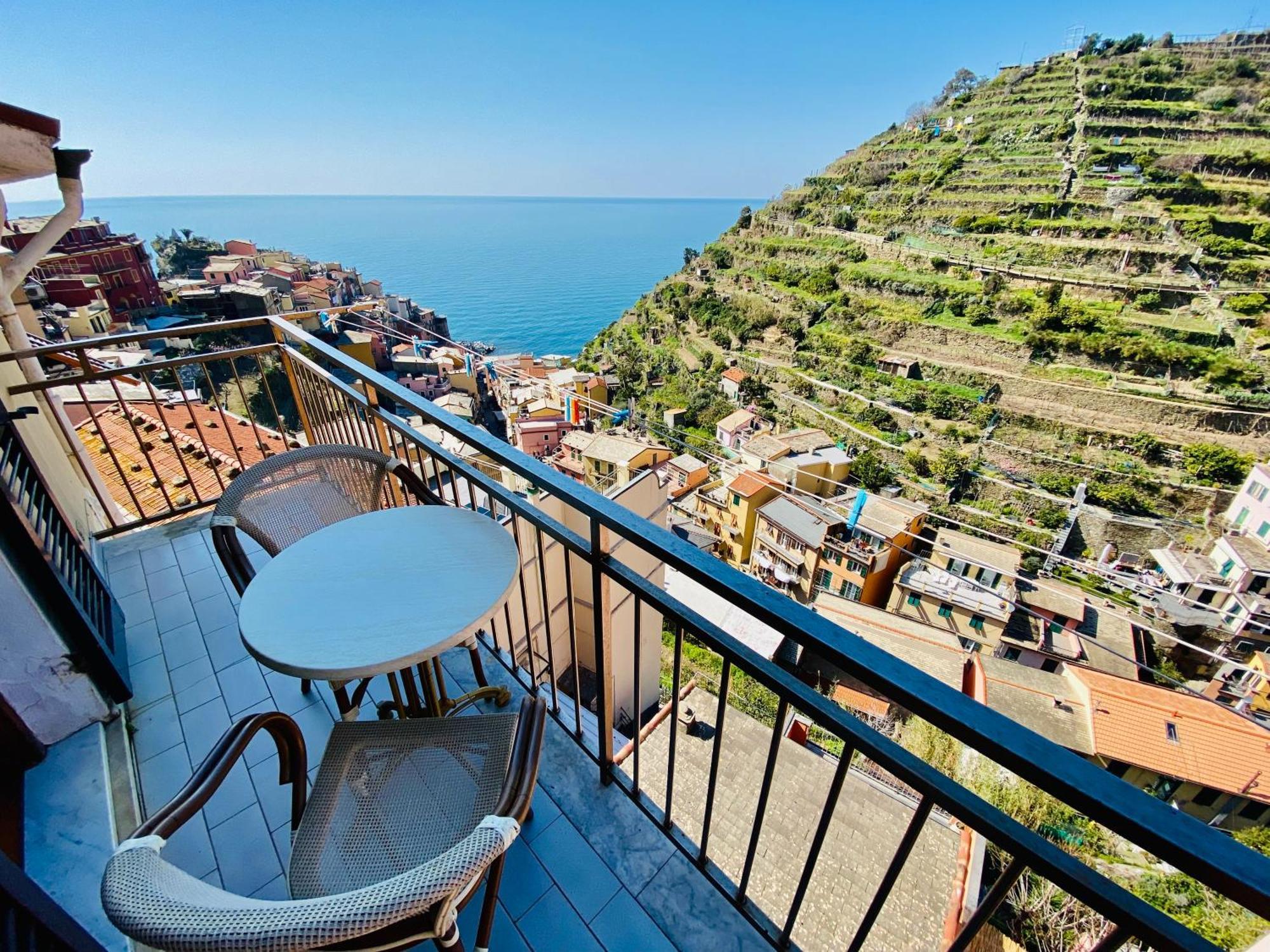 מלון The Manarola Main Plaza מראה חיצוני תמונה