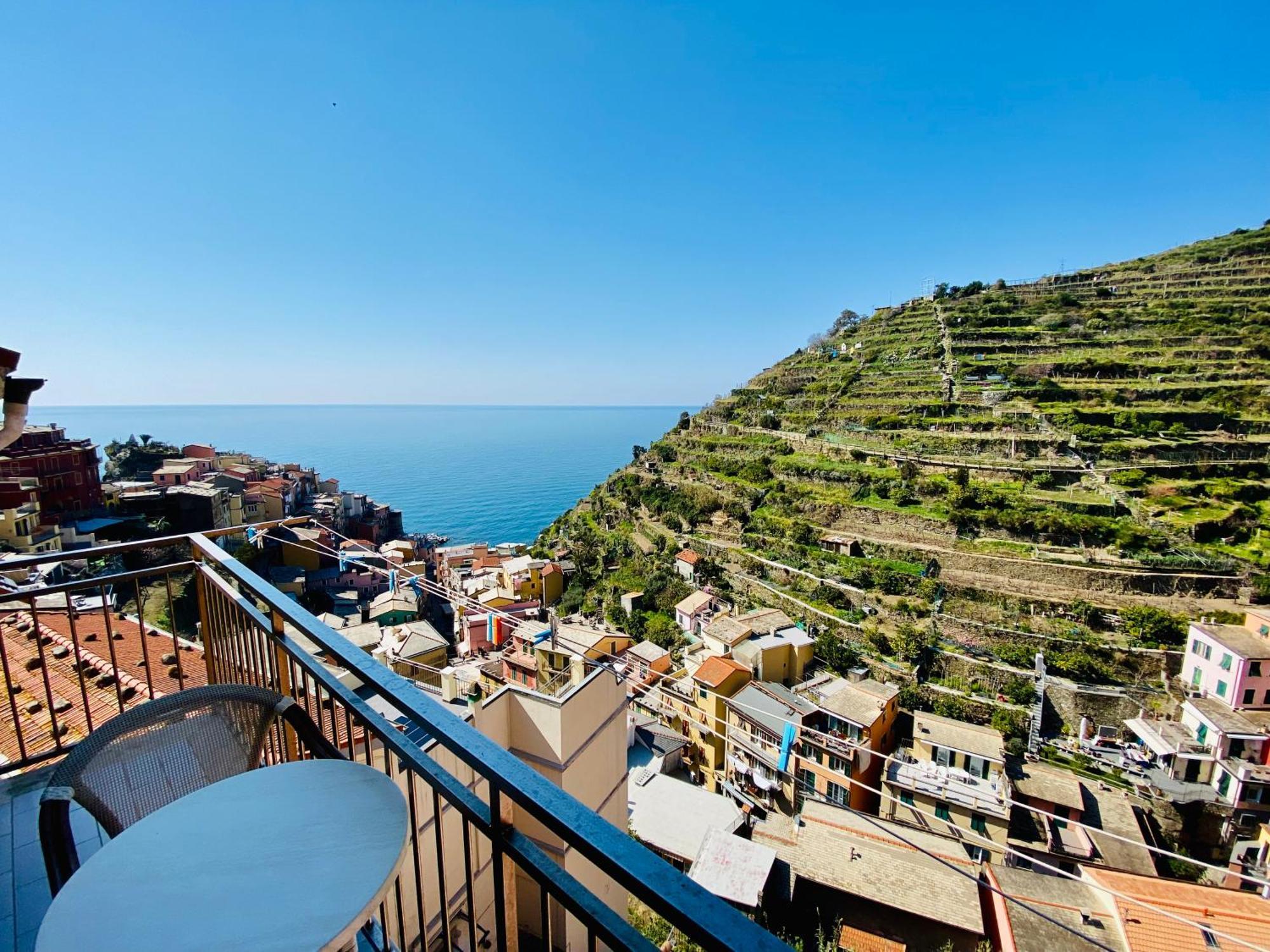 מלון The Manarola Main Plaza מראה חיצוני תמונה