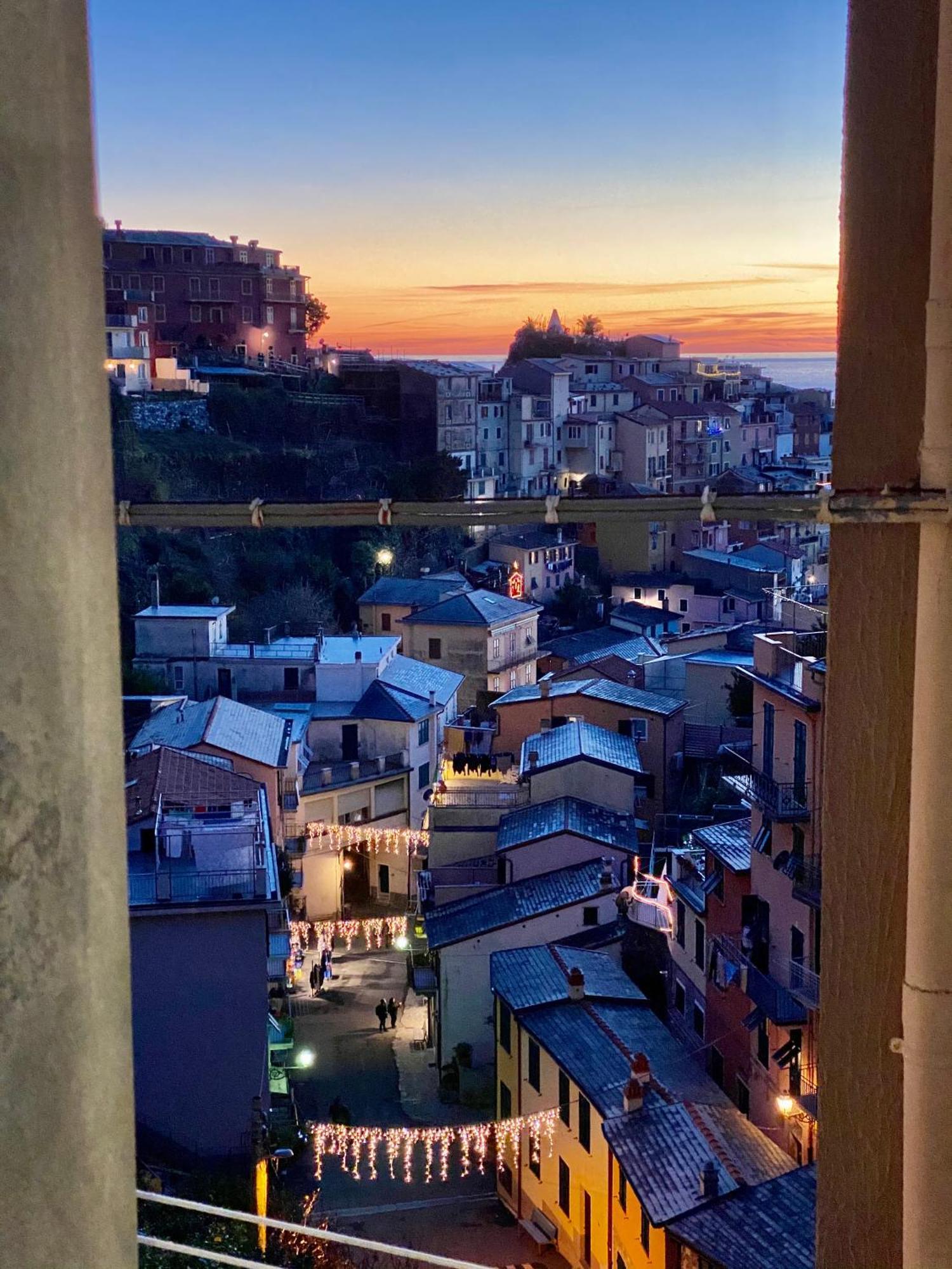 מלון The Manarola Main Plaza מראה חיצוני תמונה