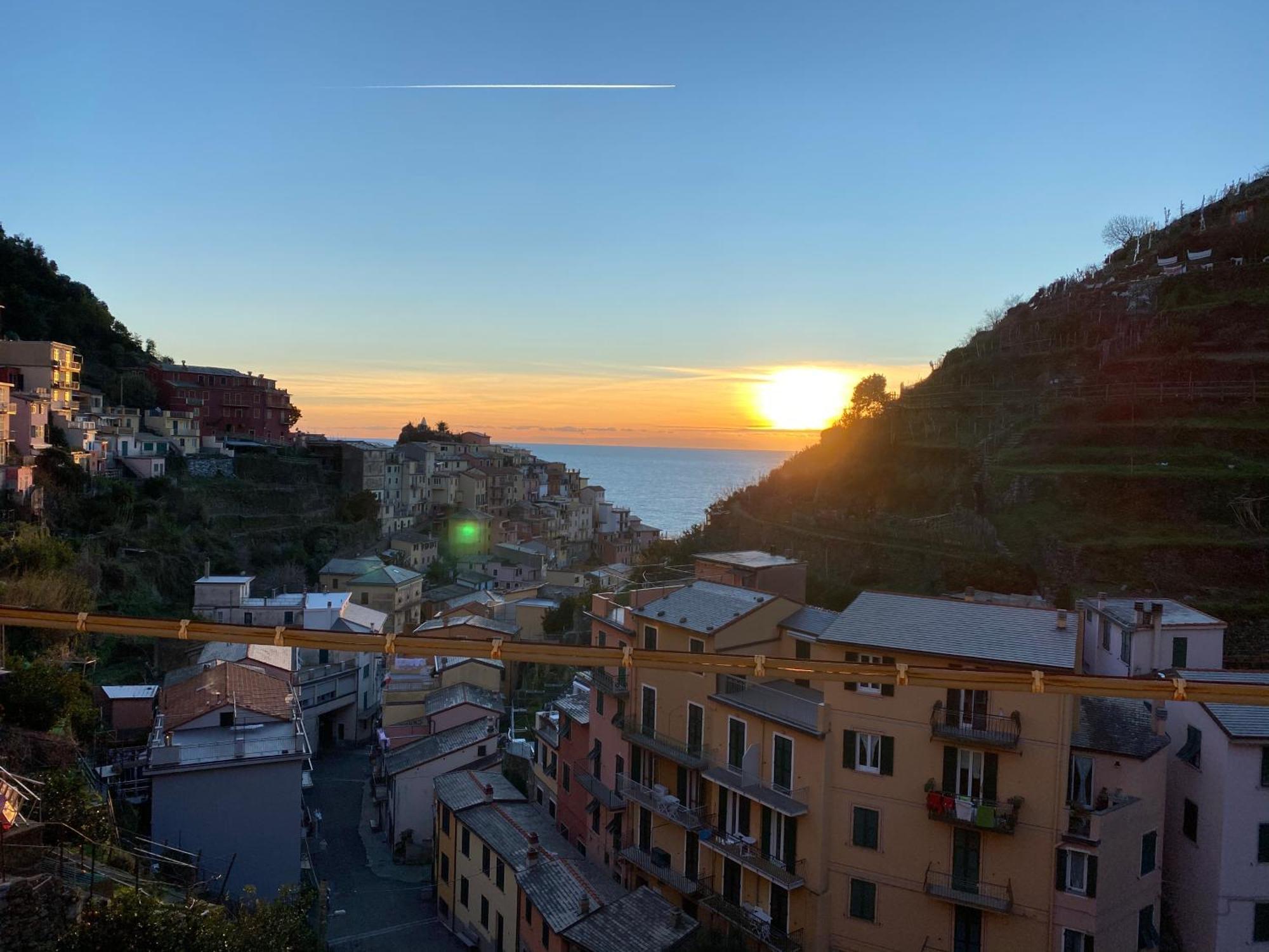מלון The Manarola Main Plaza מראה חיצוני תמונה